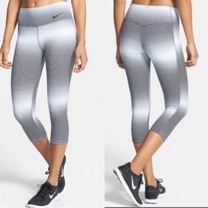 NIKE LEGENDARY‎ HORIZON TIGHTS TRAINING CAPRI DRI FIT MEDIUM